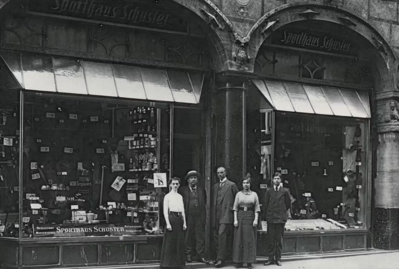 Bild Das Sporthaus Schuster zum Zeitpunkt der Eröffnung