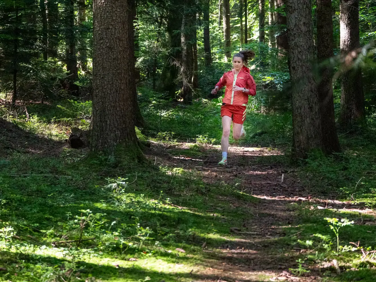 Bild Ultra-atmungsaktiv & strapazierfähig: Die richtigen Materialien sind bei Trailrunningbekleidung entscheidend.