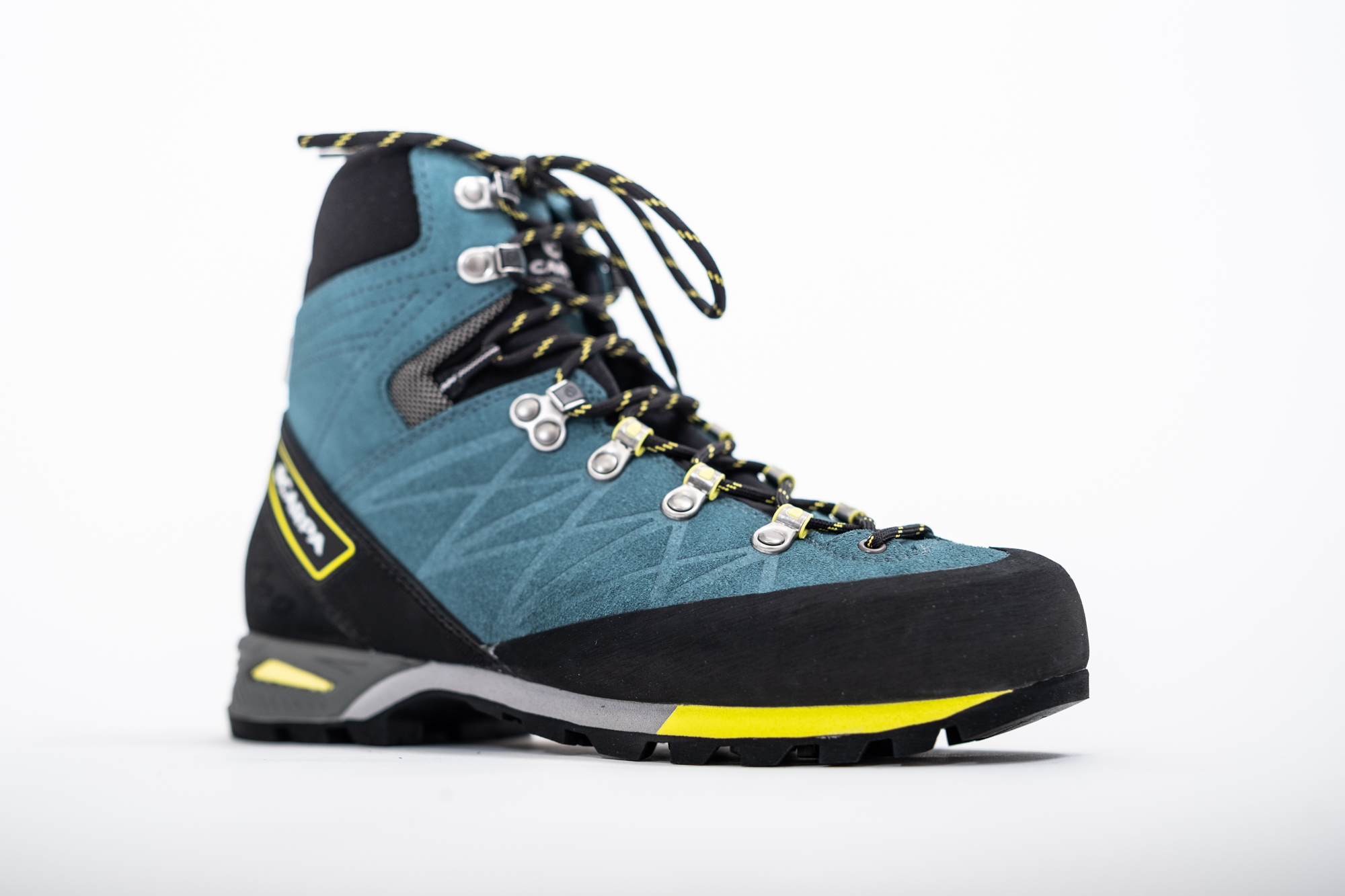 Bild Mit dem Scarpa Marmolada hat man einen modernen, für den Einsatz im felsigen Gelände optimierten Bergschuh. Ideal für alpine Klettersteige.