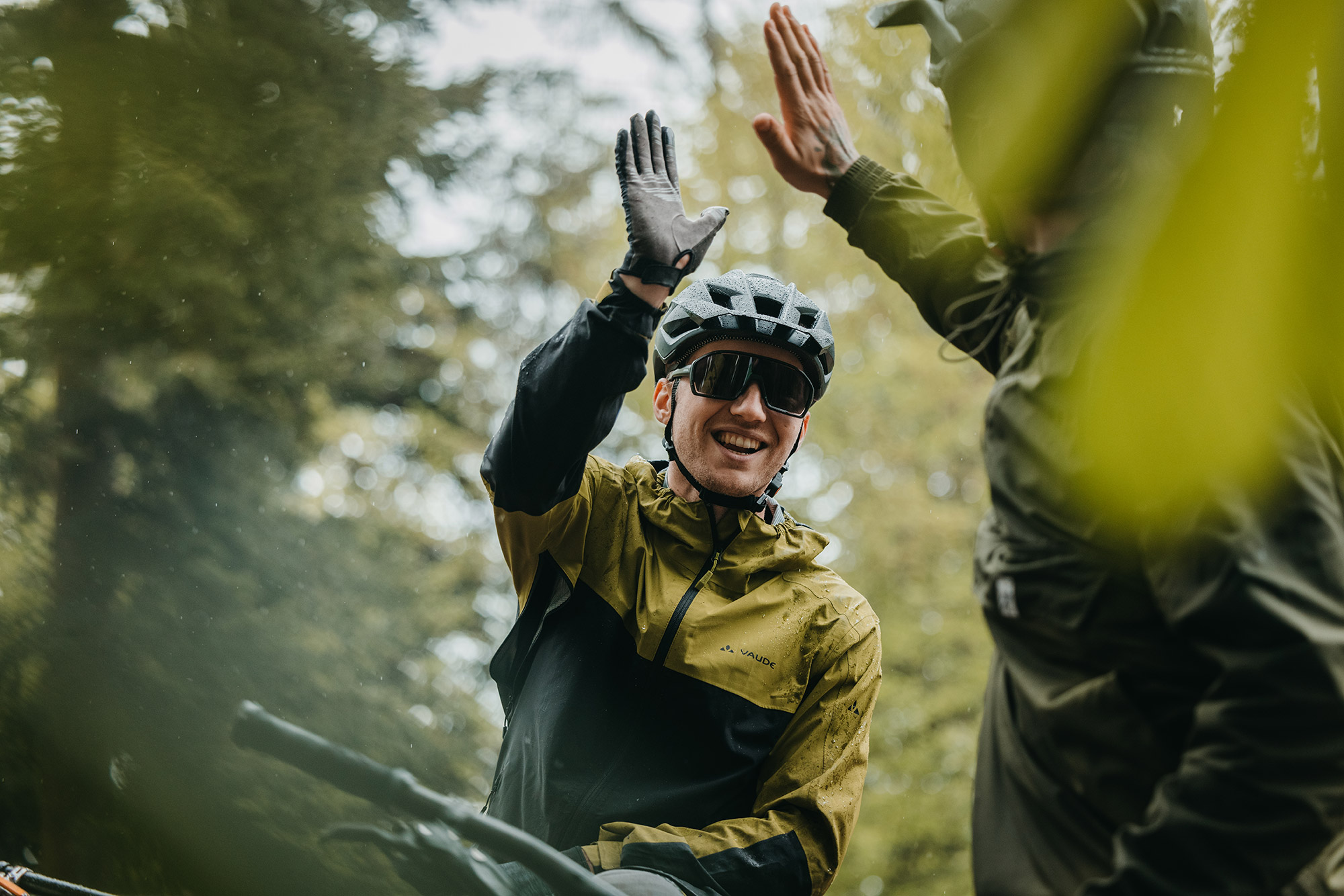 Mountain Biker mit Fahrradbrille