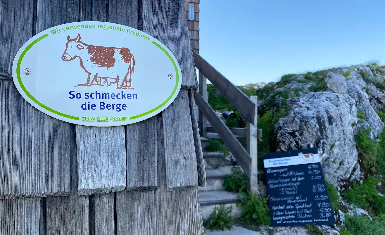 Bild Bild der Außenfassade einer Hütte