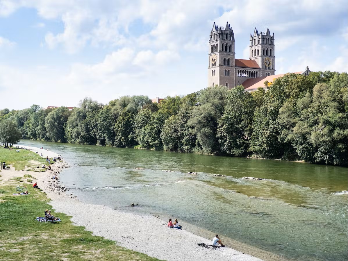 Blick von der Reichenbachbrücke auf die Isar