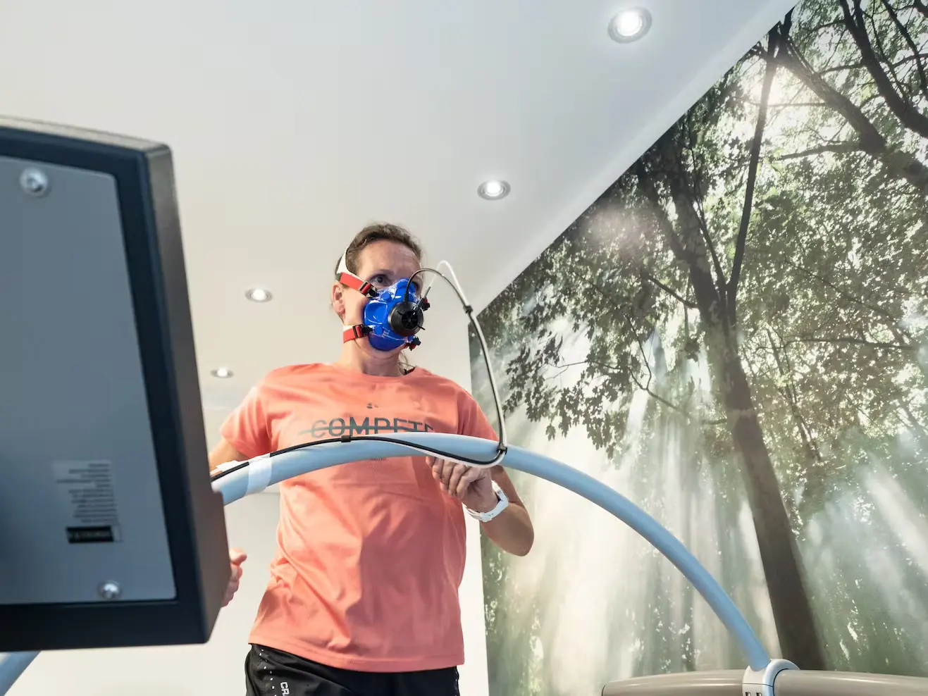 Bild Bei einer Leistungsdiagnostik wird die Geschwindigkeit auf dem Laufband stetig gesteigert.