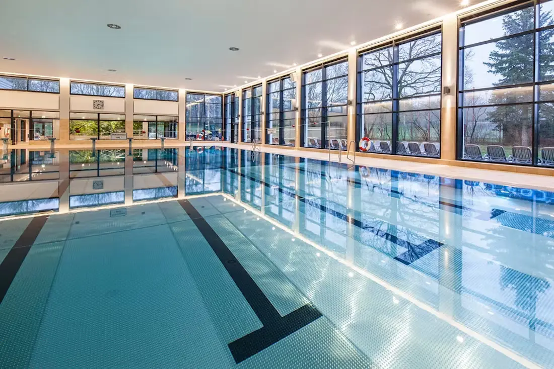 Bild Innenaufnahme eines Hallenbades