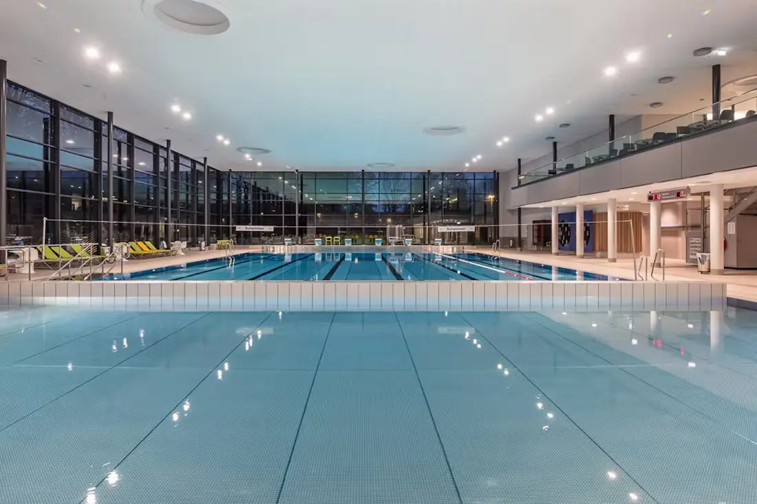 Bild Innenaufnahme eines Hallenbades