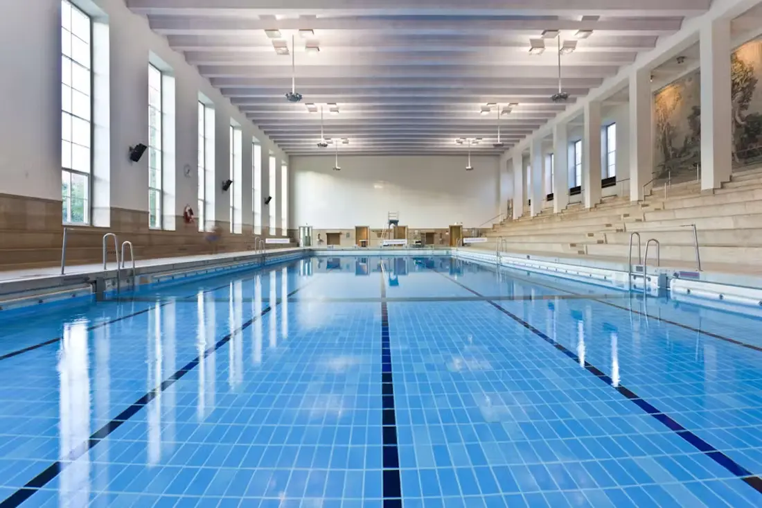 Bild Innenaufnahme eines Hallenbades