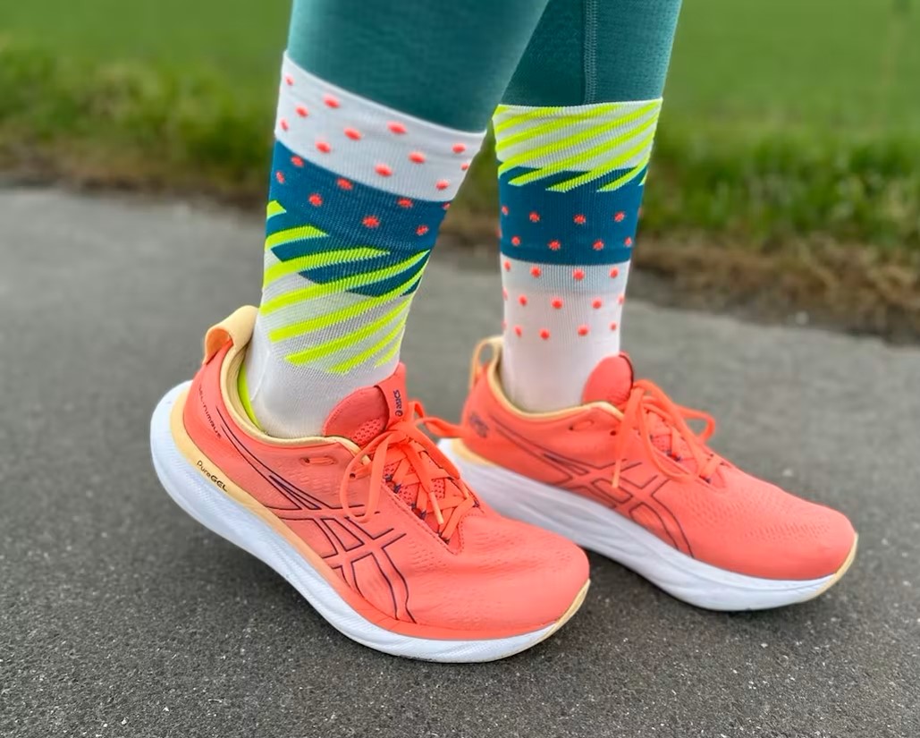 Bild Nahaufnahme des Gel Nimbus 25 Laufschuhs von Asics