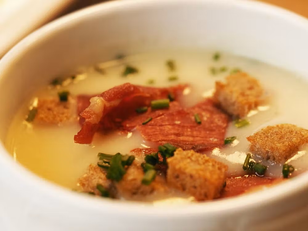 Bild Kartoffel Suppe mit roh geräucherten Schinken