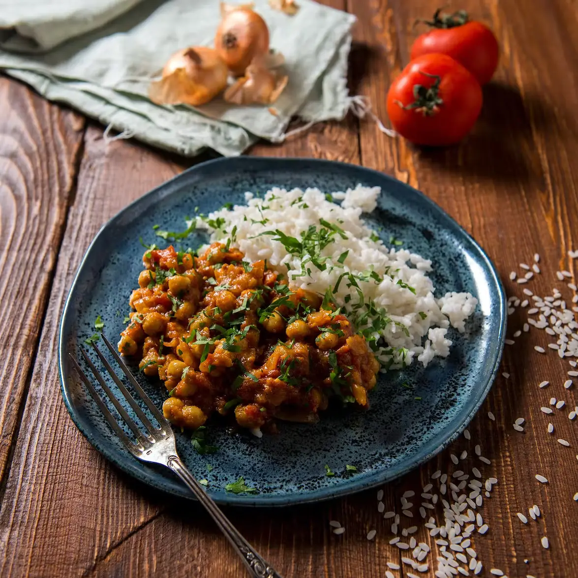 Bild Kichererbsen - lecker und ein idealer Lieferant für Proteine und Vitamin B9. Foto: Marius Dragne/Unsplash