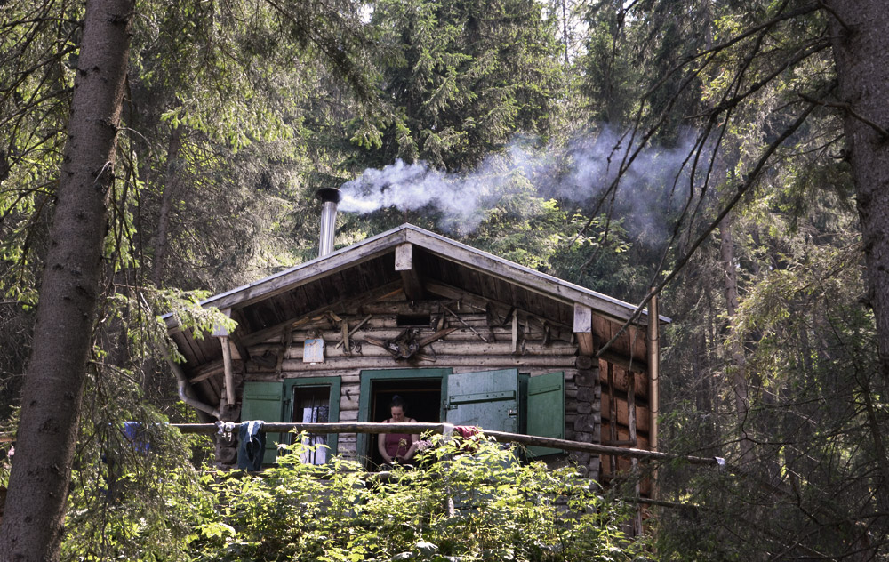 Bild Berghuette tief im Wald