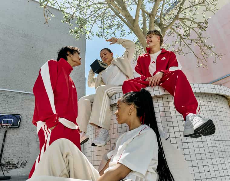 Gruppe Personen in adidas Sportswear