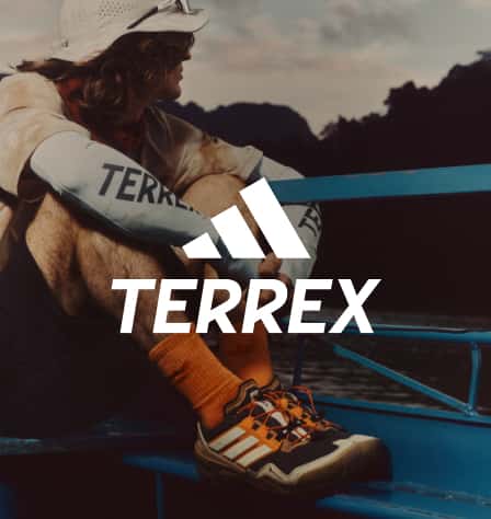 Person mit adidas Terrex Skychaser