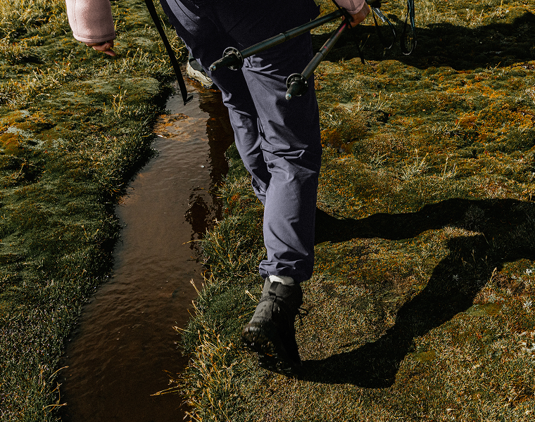 Person mit Hose von Arcteryx