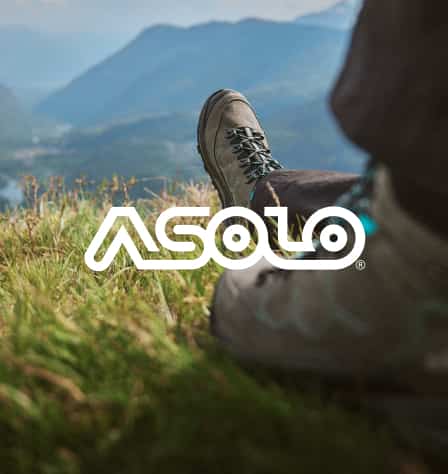 Person mit Asolo Wanderschuhen