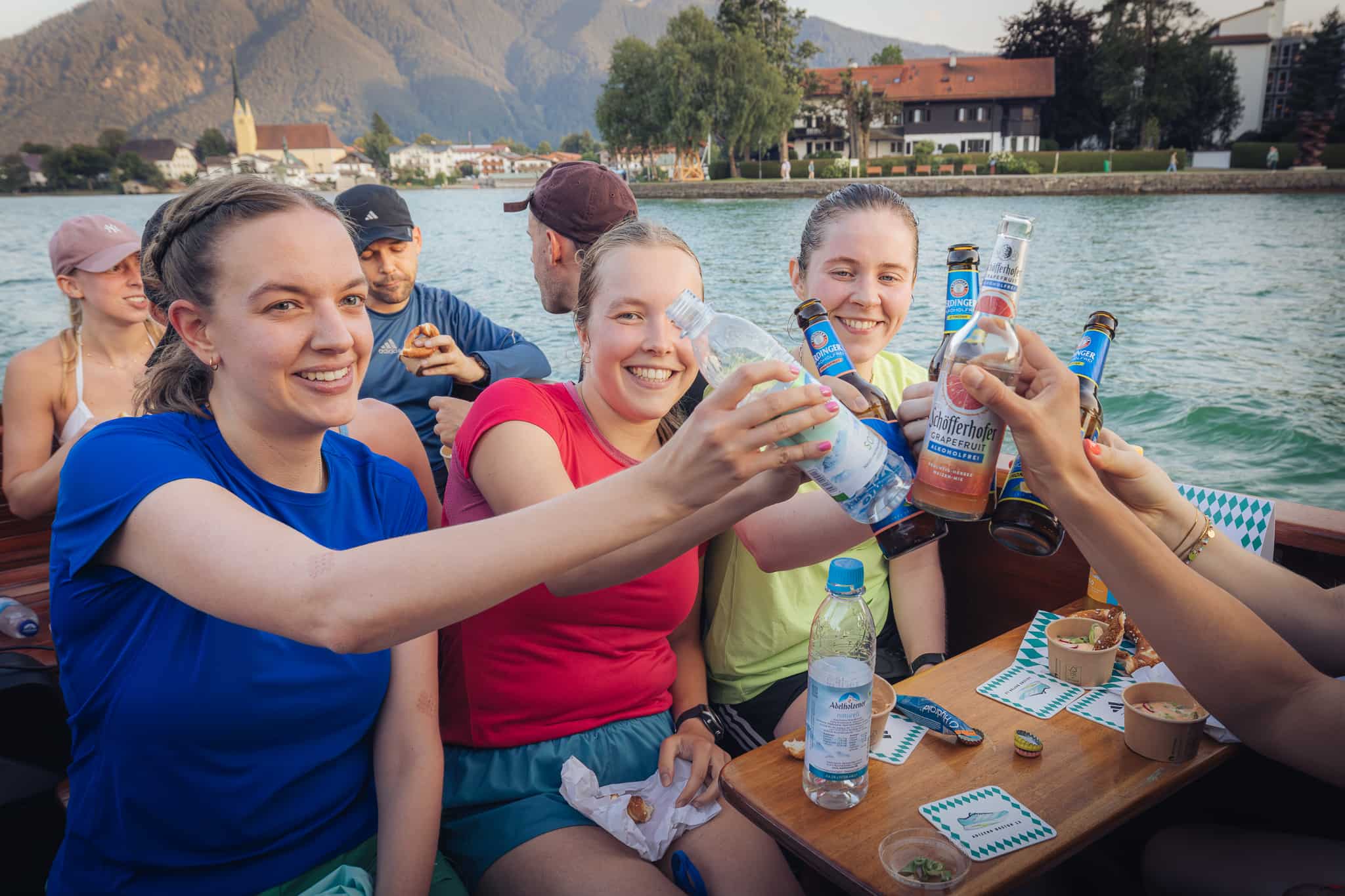Drinks und Snacks auf dem Schiff