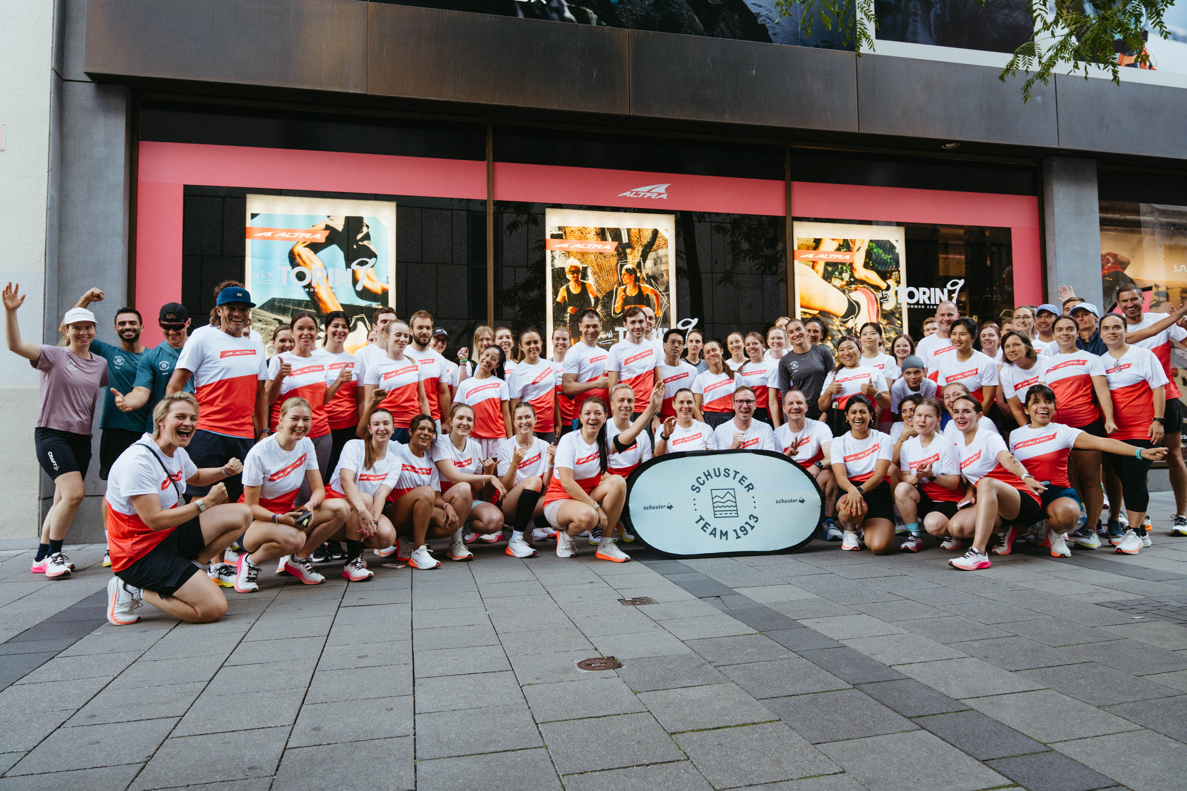Schuster Community Gruppenbild
