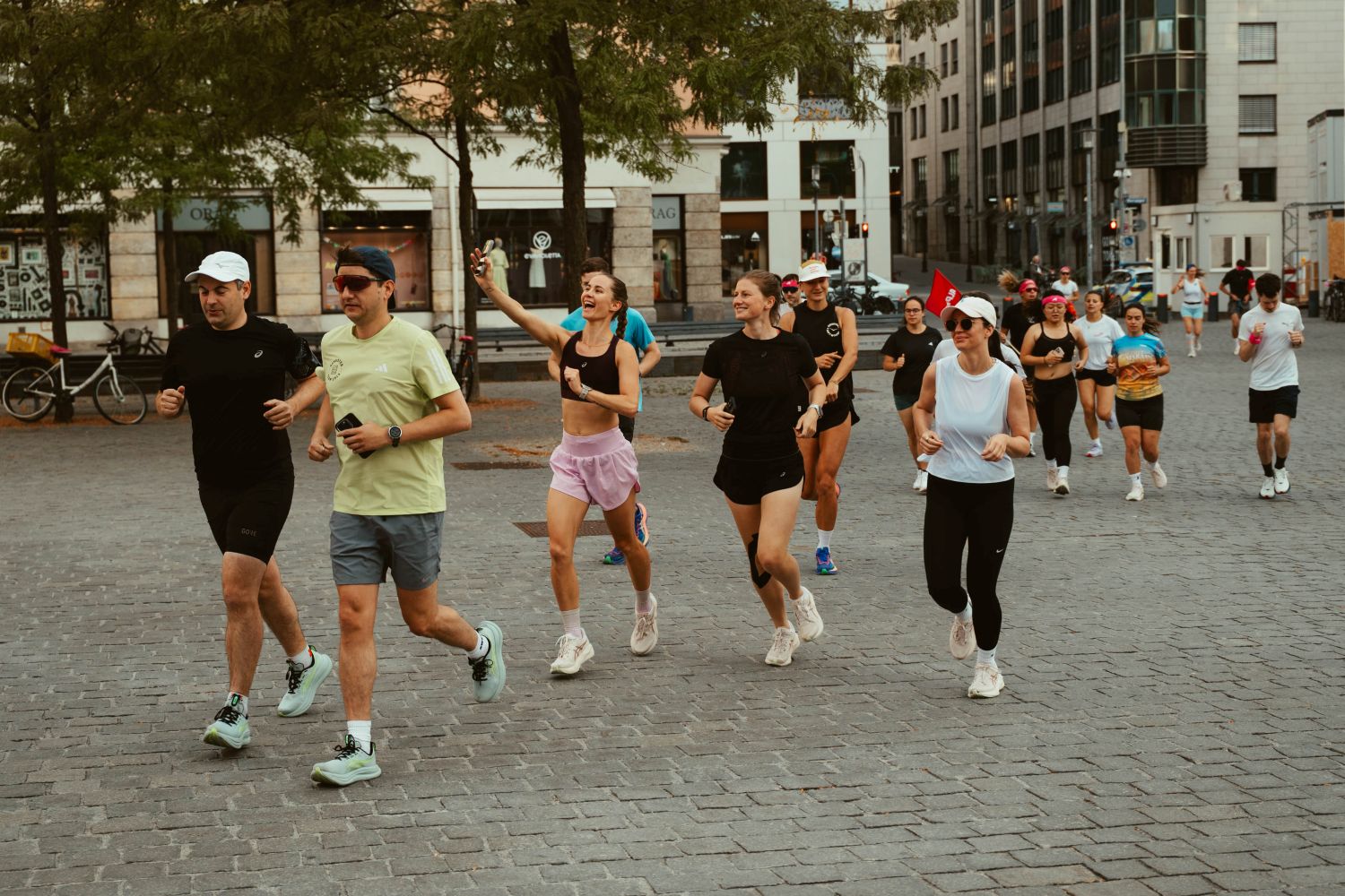 Schuster Community Run mit asics & Alpina