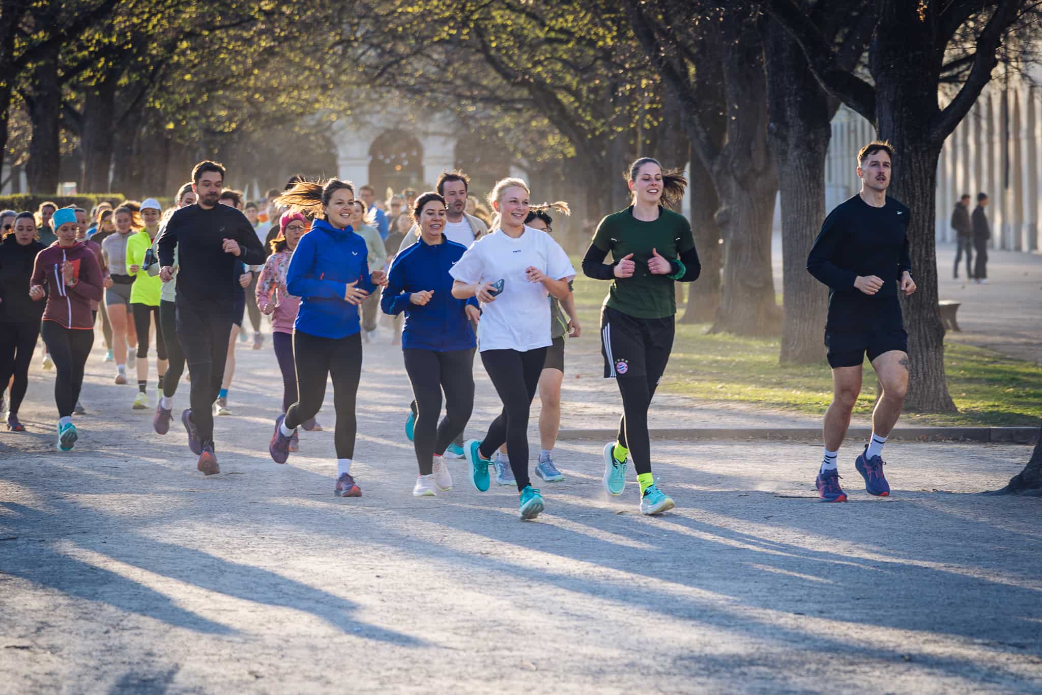 Bild Community Run mit asics & Pillar Performance