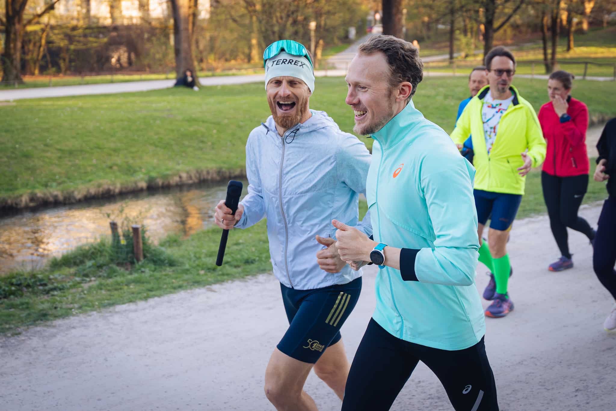 Bild Community Run mit asics & Pillar Performance