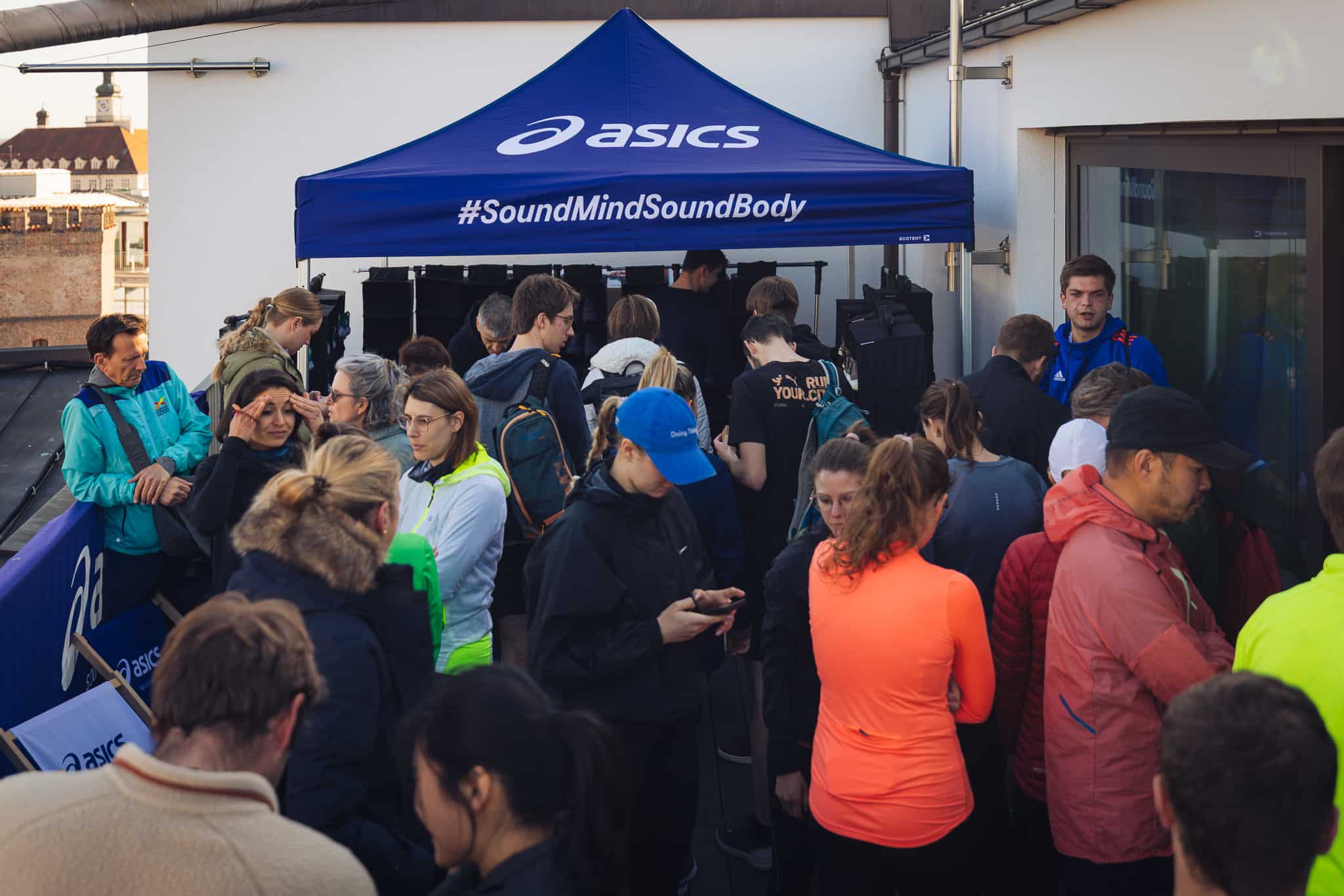 Bild Community Run mit asics & Pillar Performance