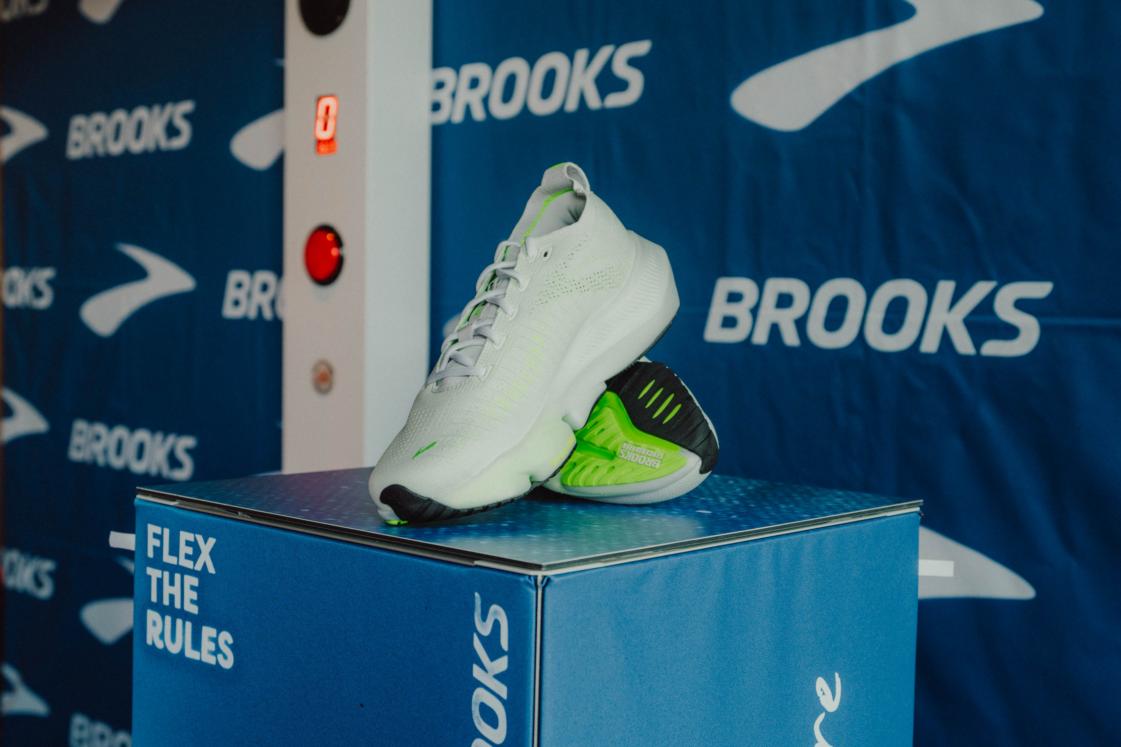 Brooks Glycerin Flex auf Podest