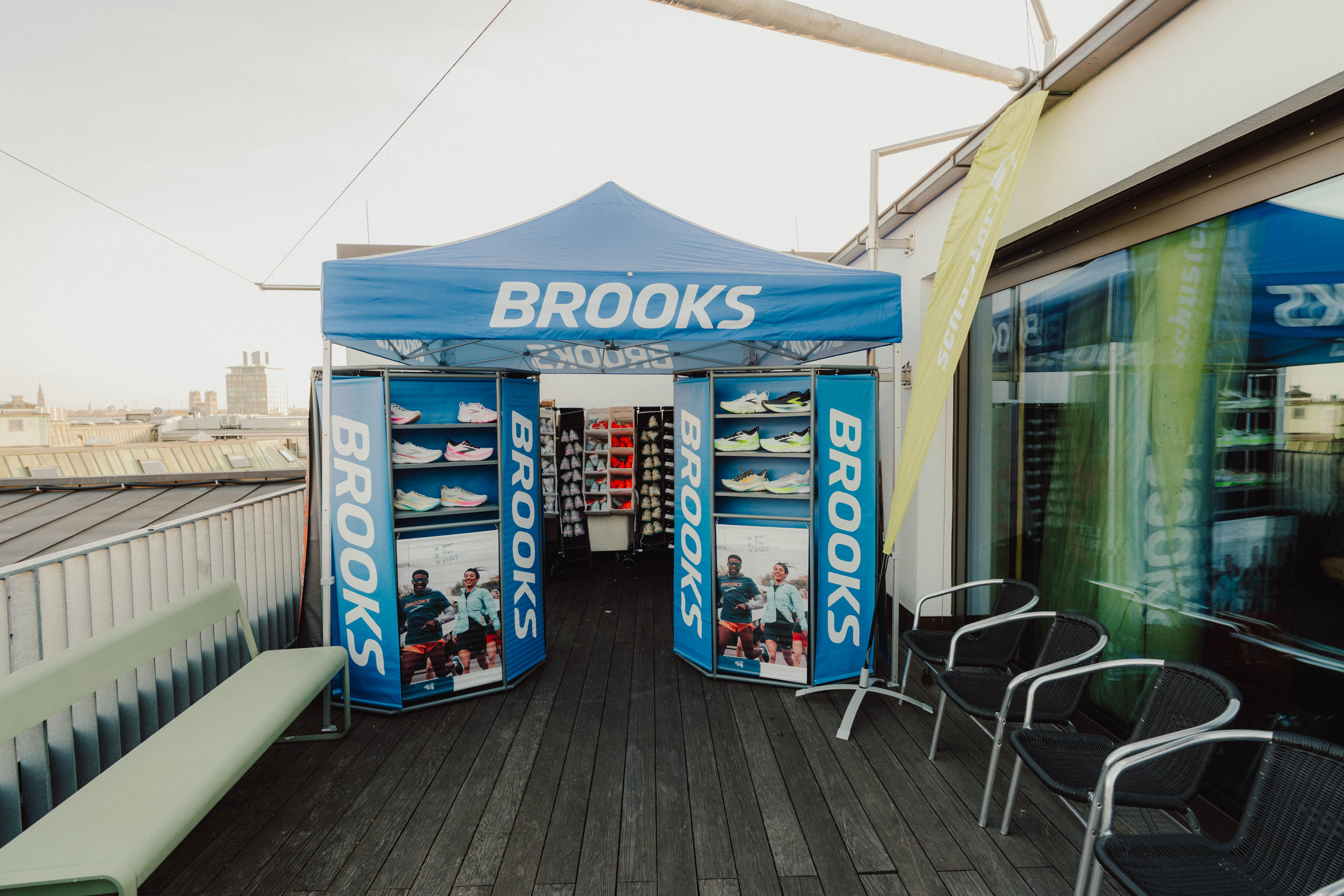 Brooks Stand im Sporthaus Schuster