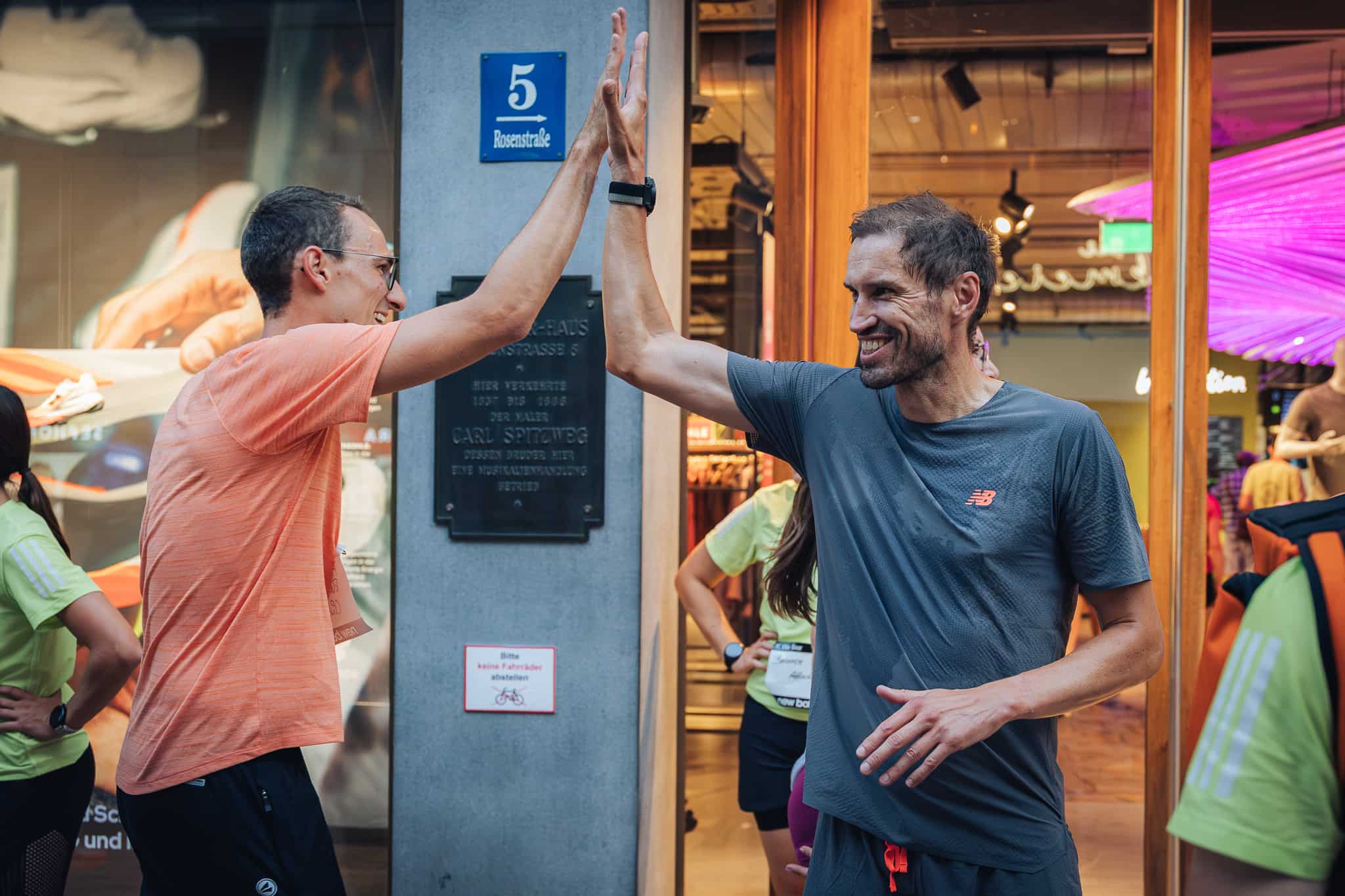 Abklatschen nach Community Run