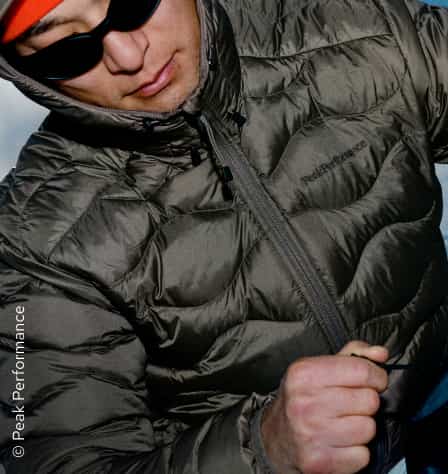 Mann in Hochtourenbekleidung