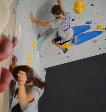 Beim Bouldern Spaß haben