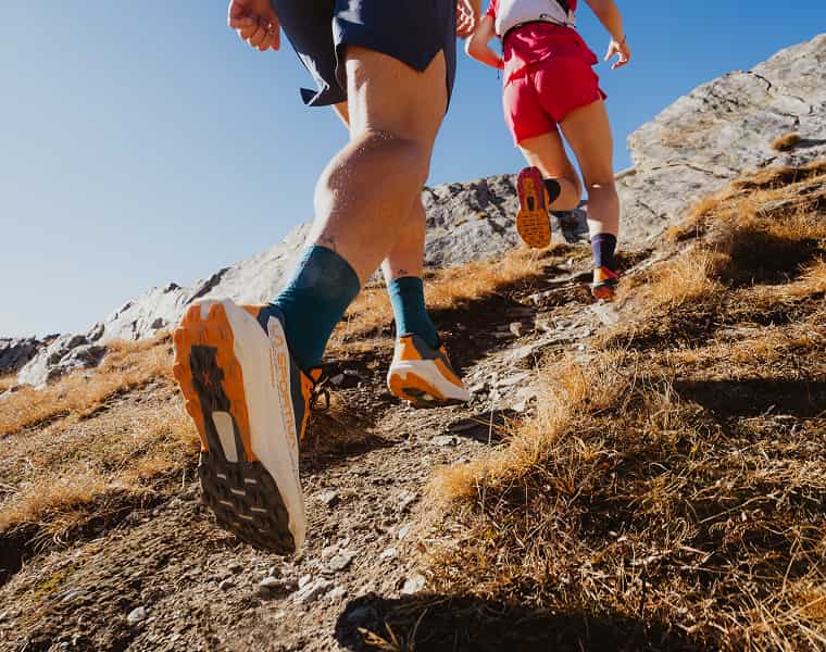 Zwei Personen mit La Sportiva Trailrunningschuhen