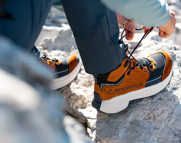 Person mit La Sportiva Wanderschuhen