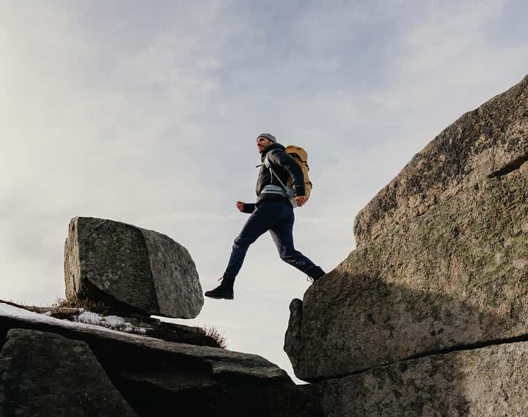 3 Menschen mit Lowa Wanderschuhen