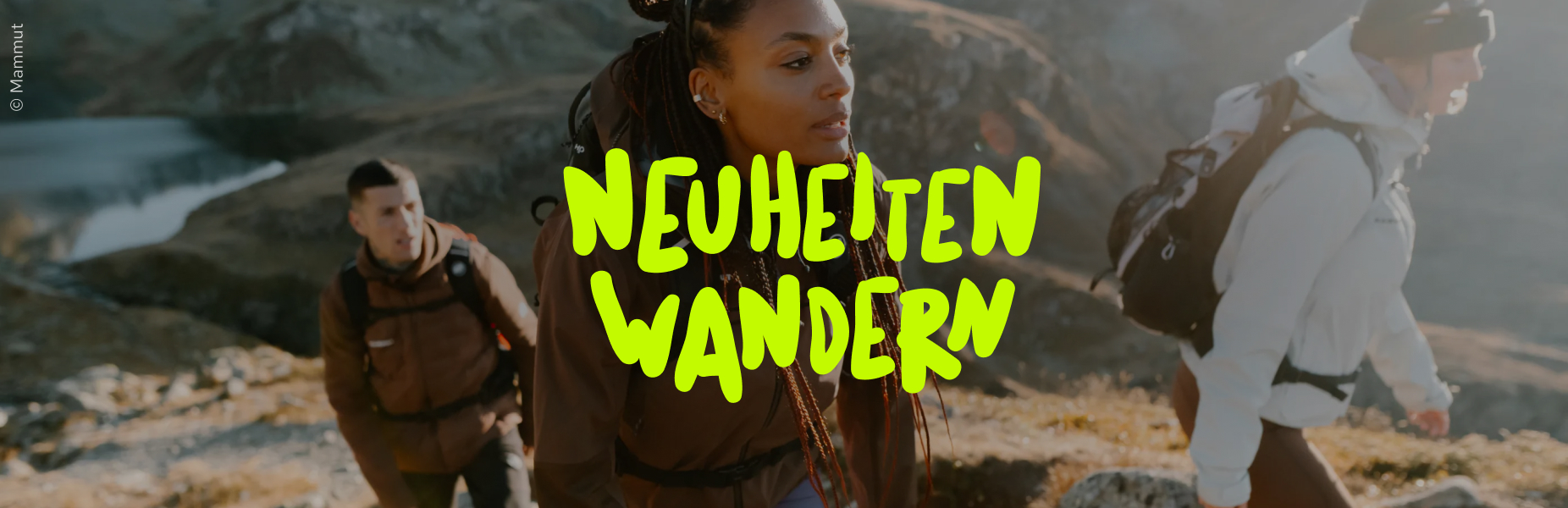 Frau in den Bergen und Aufschrift 