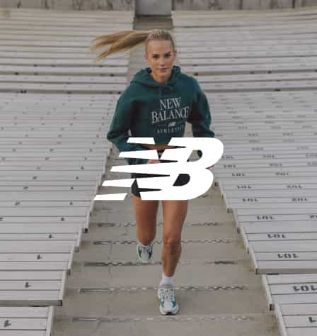 Läuferin und New Balance Logo