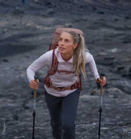 Frau mit Wanderrucksack