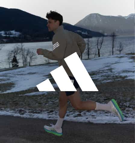 adidas Logo und Läufer mit Supernova Schuh