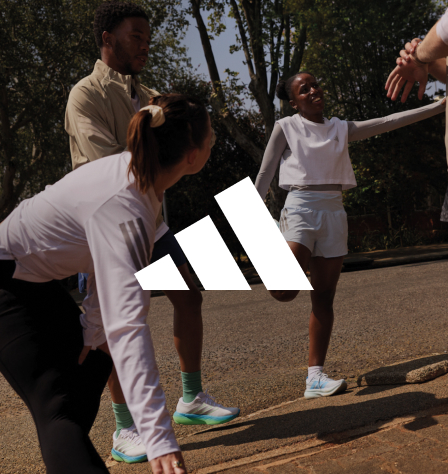 Läufer*innen mit adidas Bekleidung