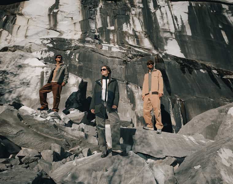 Wandergruppe mit Salewa Bekleidung