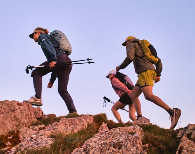 Wandergruppe mit Salewa Bekleidung