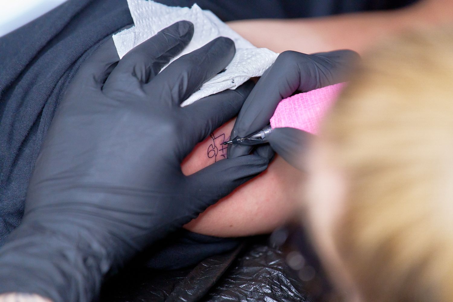 Tattoo-Station beim Schuster Bike Opening