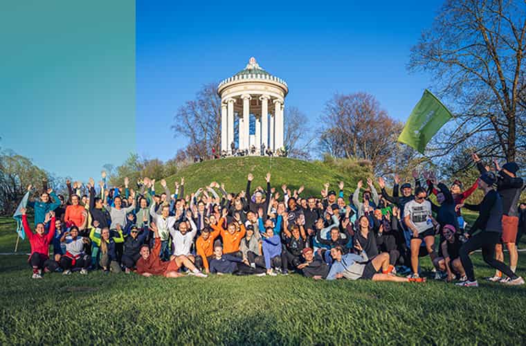 Menschengruppe bei einem Community Run