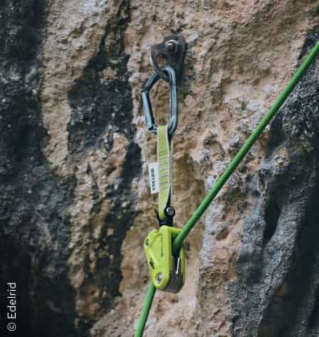 Sicherungsgerät an einer Felswand