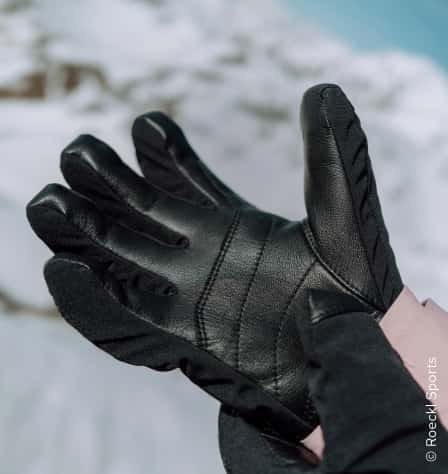 Schwarzer Skihandschuh