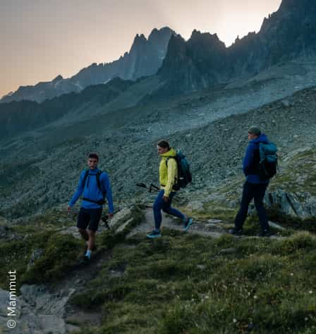 Wander-Gruppe in den Bergen