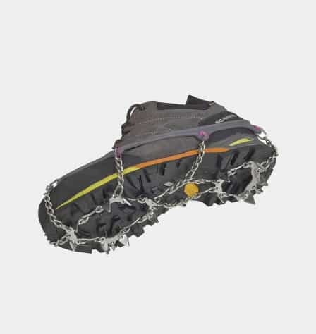 Wanderschuh mit Grödeln