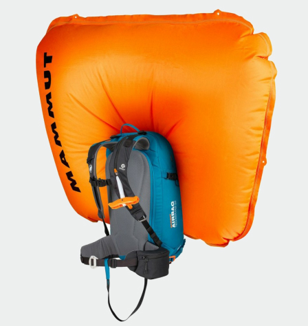 Lawinenrucksack mit geöffnetem Airbag