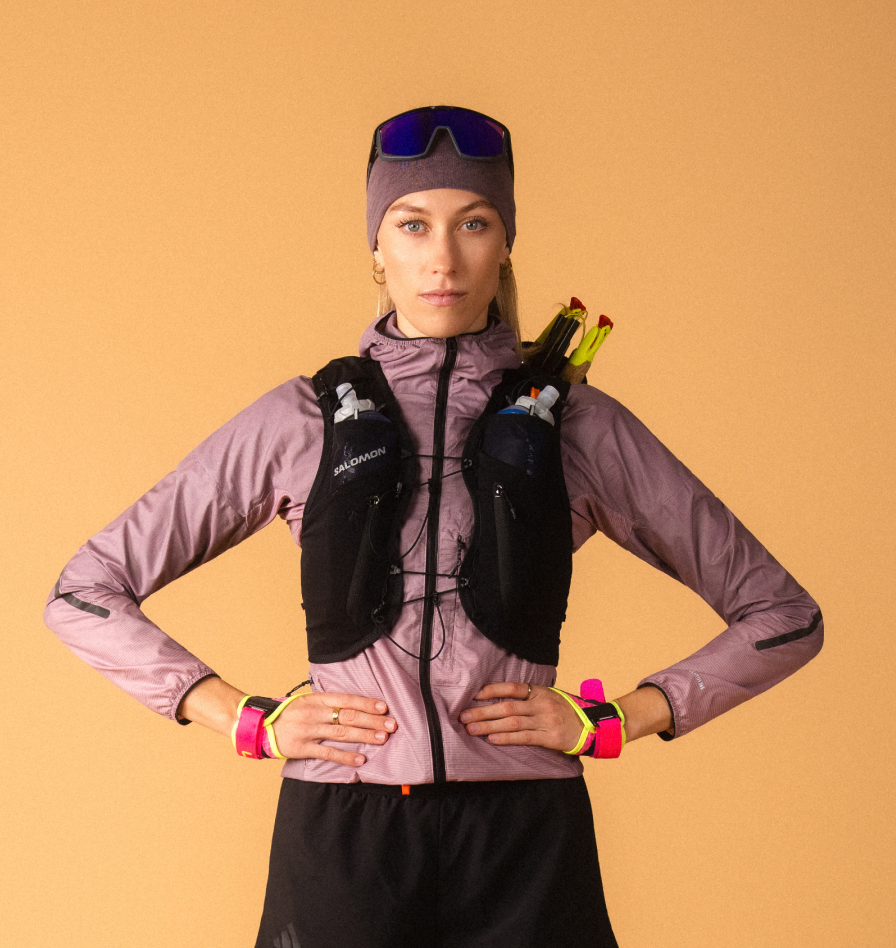 Frau mit Laufrucksack von adidas Terrex