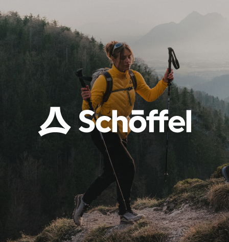 Person beim Wandern und Schöffel Logo