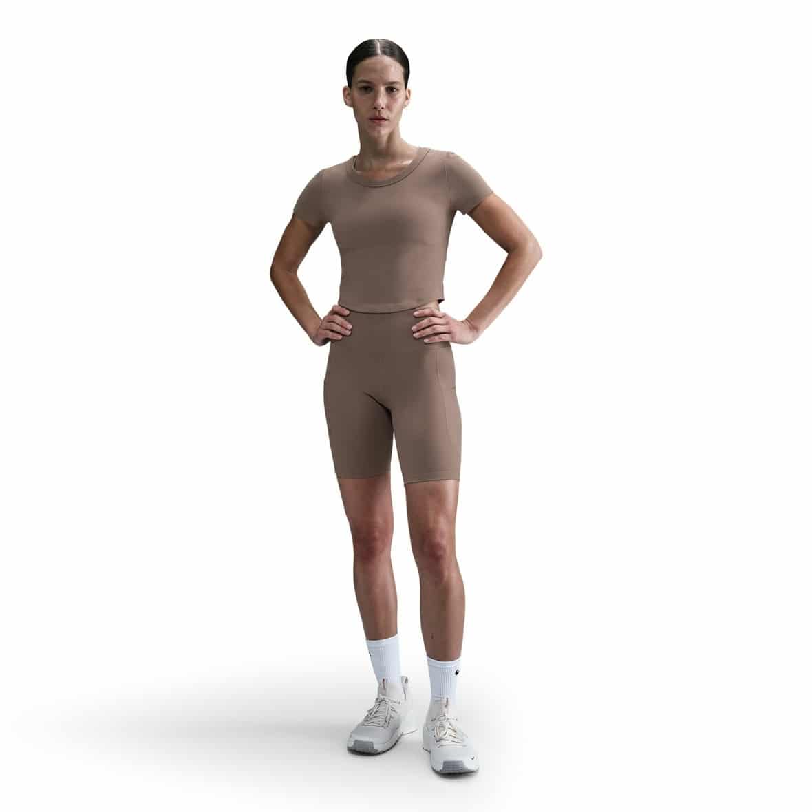 W NK Dri-Fit One High-Rise 8in Pocket Short Schlamm_233__MINK BROWN/BLACK | XS