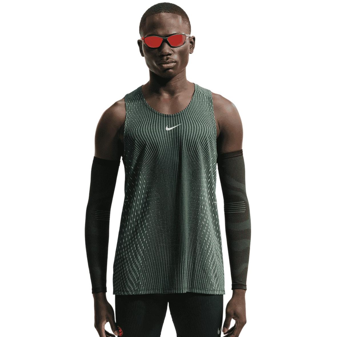 Stride Tank Herren Laufshirt Schwarz_011__BLACK/LT GREEN SPARK/REFLECTIVE SIL | S